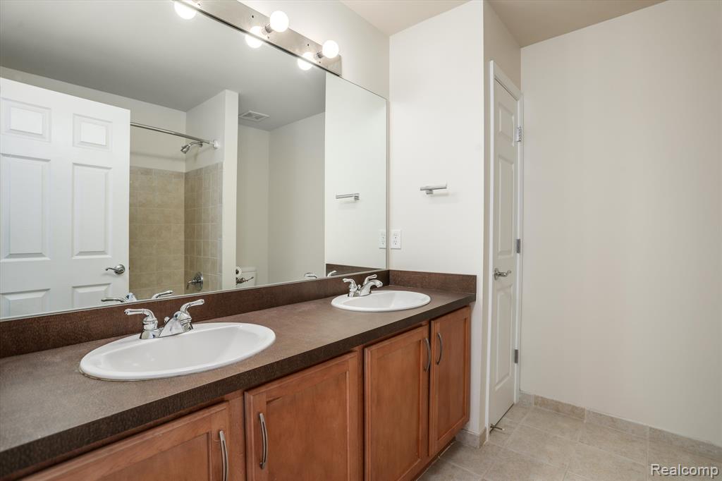29340 DOUGLAS Drive, 132, Novi, MI 48377 — Photo 25