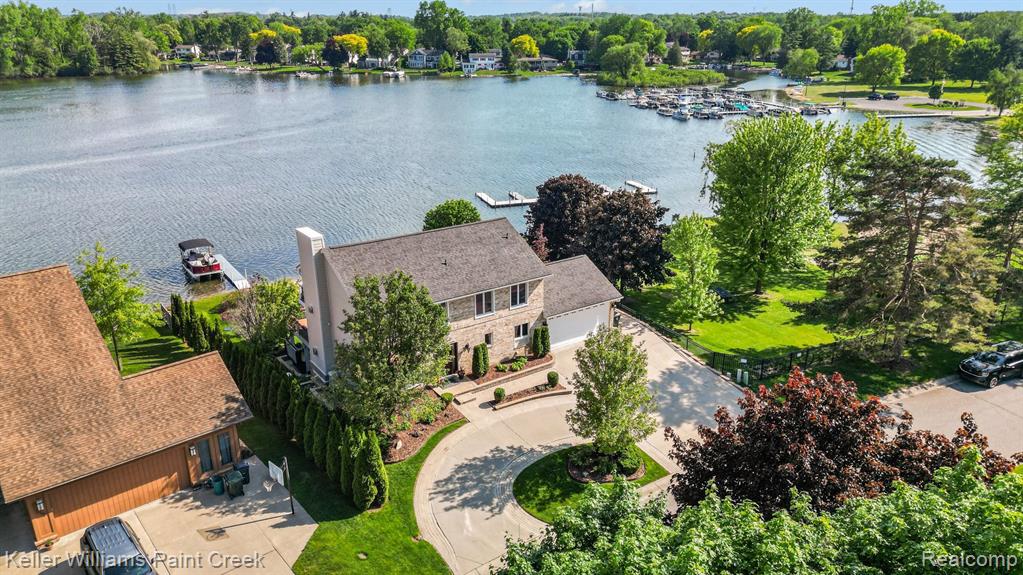 2560 Browning Drive, Lake Orion, MI — Photo 3