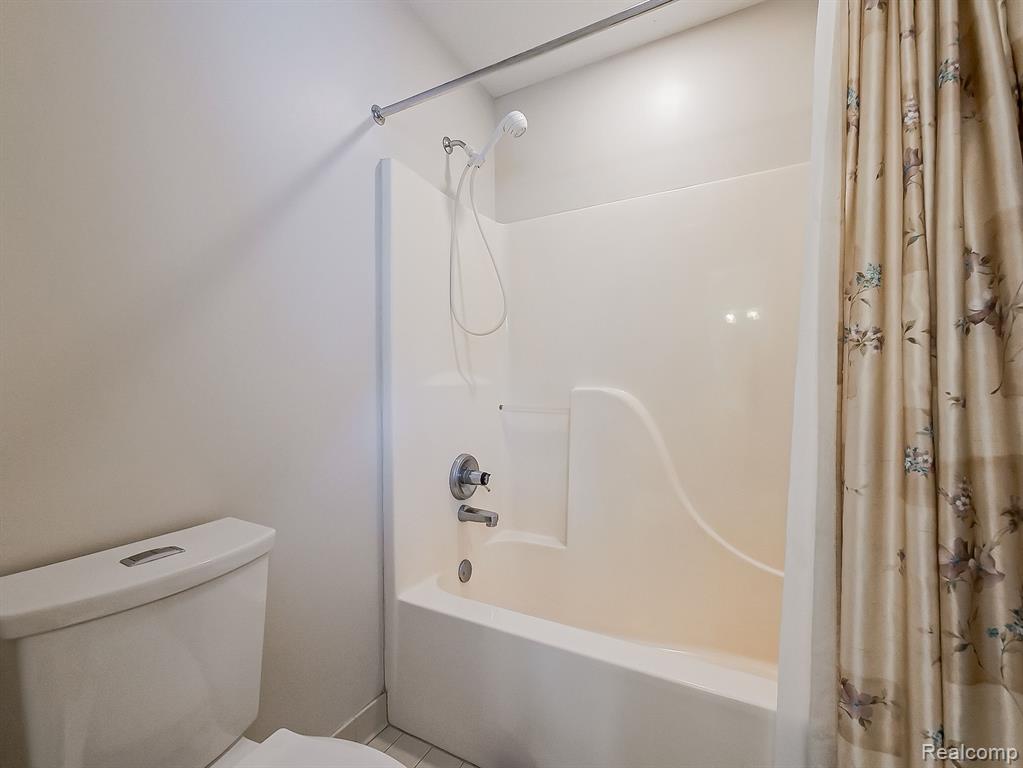 1394 MIDDLEWOOD Drive, Saline, MI 48176 — Photo 22
