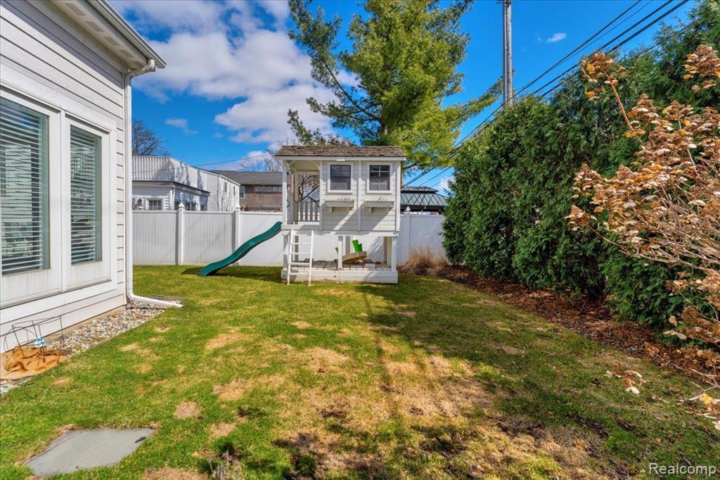 868 HAZEL Street, Birmingham, MI 48009 — Photo 57
