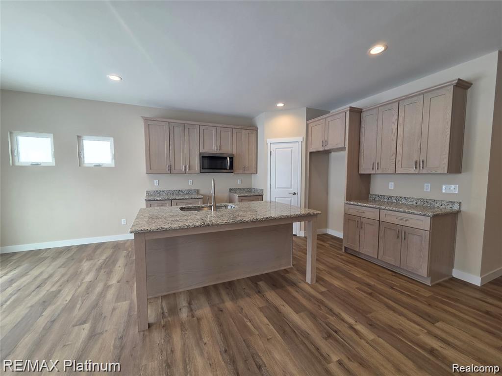 830 Oakwood Circle, 33, Fenton, MI 48430 — Photo 13