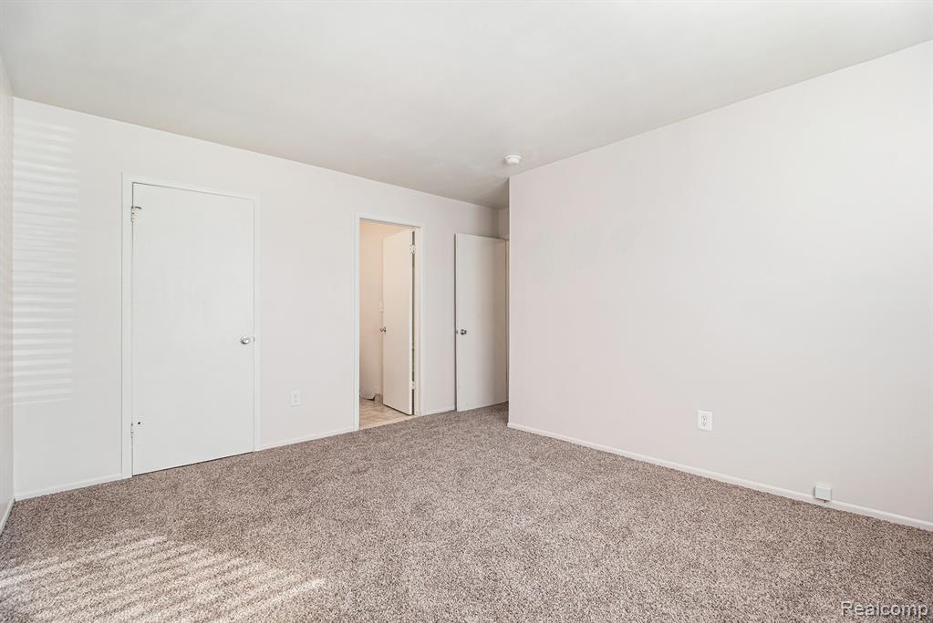 45200 Keding Street, 101, Utica, MI 48317 — Photo 9