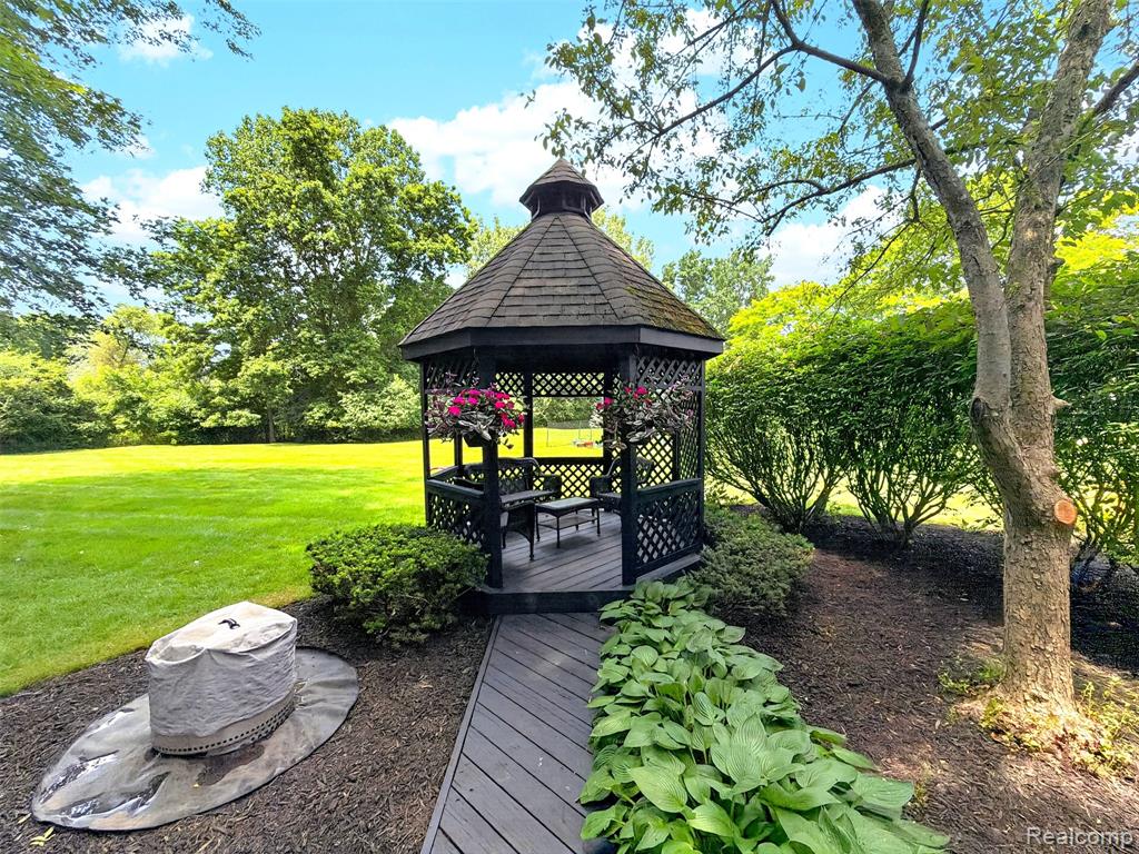 6713 Aurora Drive, Troy, MI 48098 — Photo 18