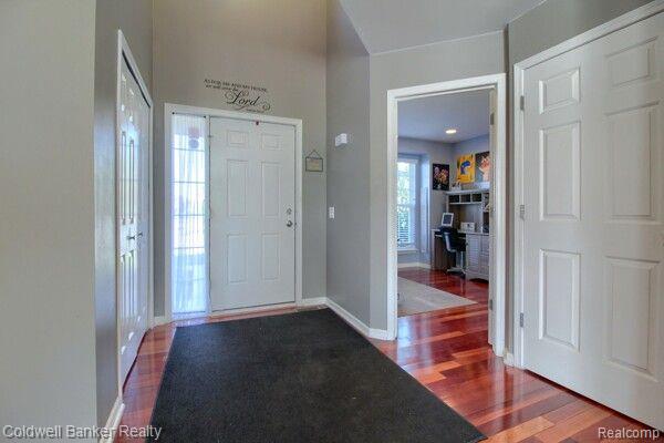 43807 S TIMBERVIEW Drive, Belleville, MI 48111 — Photo 4