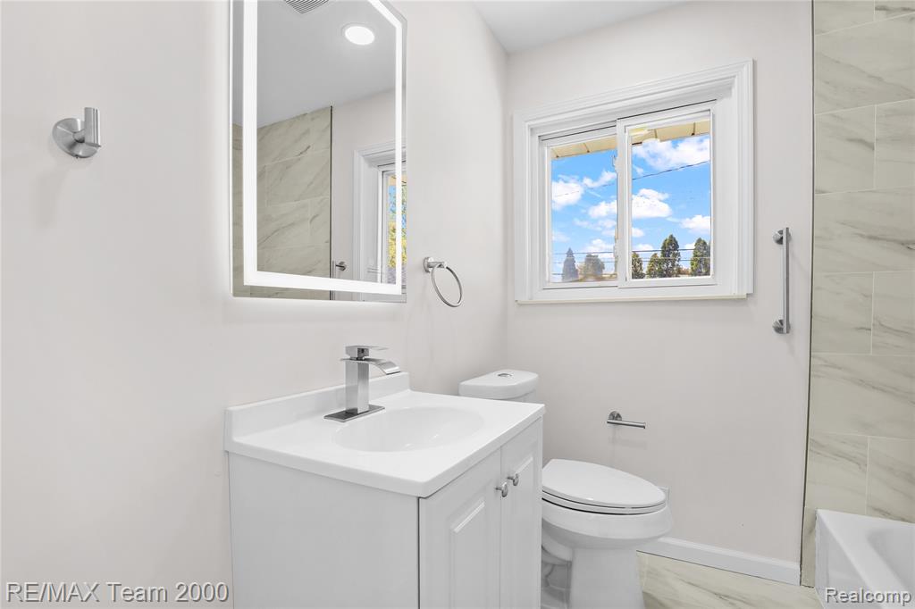 6135 Ardmore Street, Dearborn Heights, MI 48127 — Photo 22