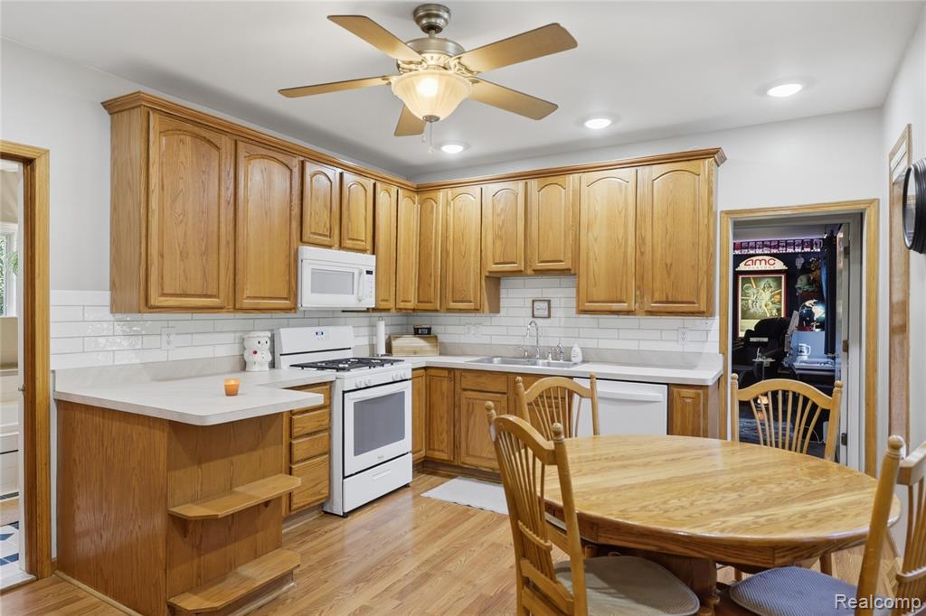 806 S 10th Street, St. Clair, MI 48079 — Photo 15