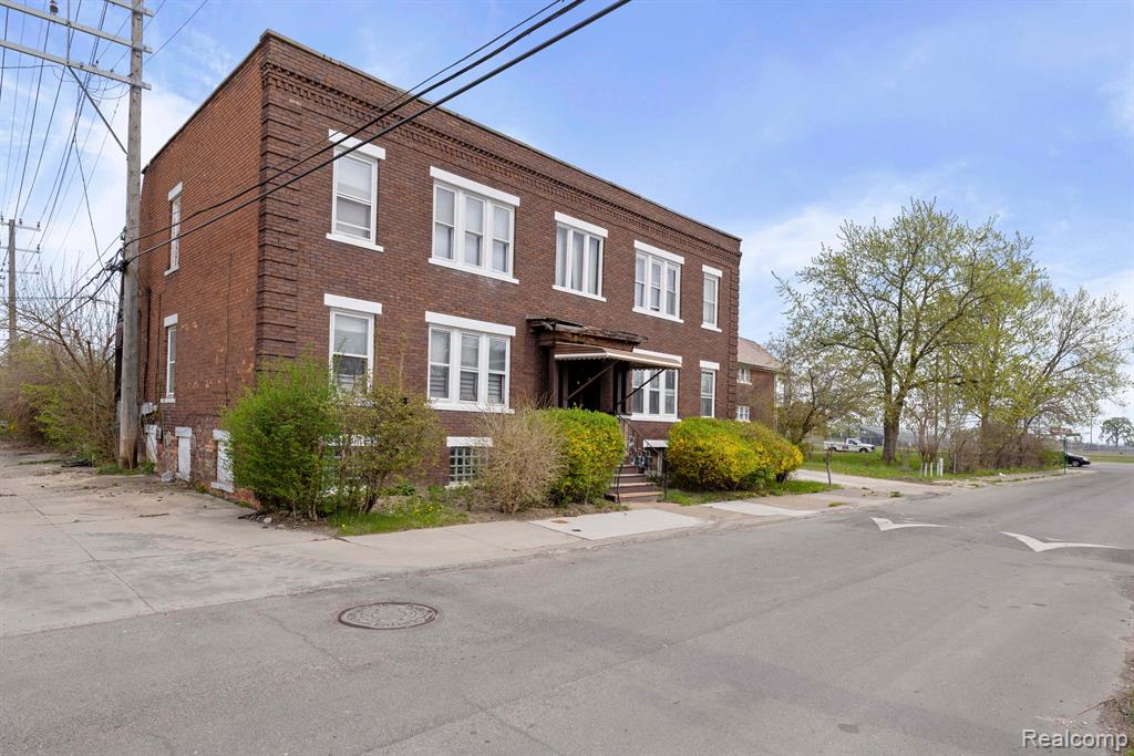 7334 WILDEMERE Street, Detroit, MI 48206 — Photo 3