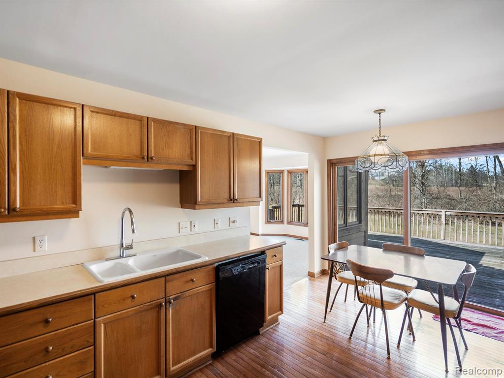 4738 MULBERRY WOODS Circle, Ann Arbor, MI 48105 — Photo 13