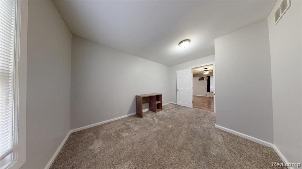 3994 Arcadia Park Drive, Waterford, MI 48328 — Photo 9