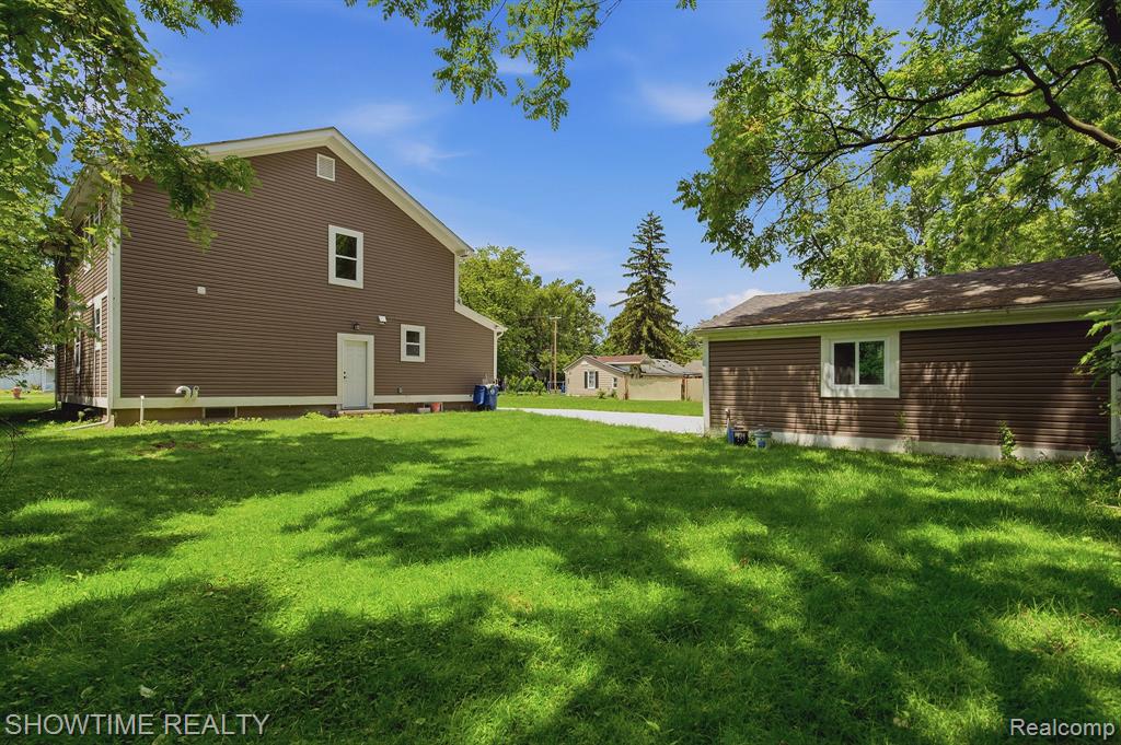 19320 Gaylord, Redford, MI 48240 — Photo 5