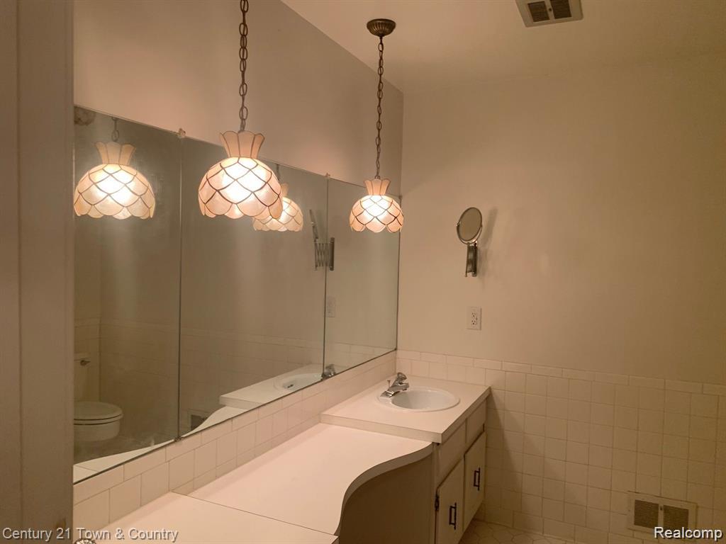 42160 E Woodward Avenue Avenue, 8, Bloomfield Hills, MI 48304 — Photo 2