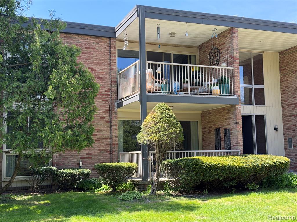 4043 W Maple, D 101, Bloomfield Hills, MI 48301 — Photo 2