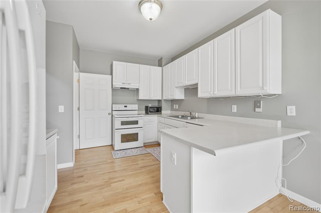 41782 Brownstone Drive, Novi, MI 48377 — Photo 11