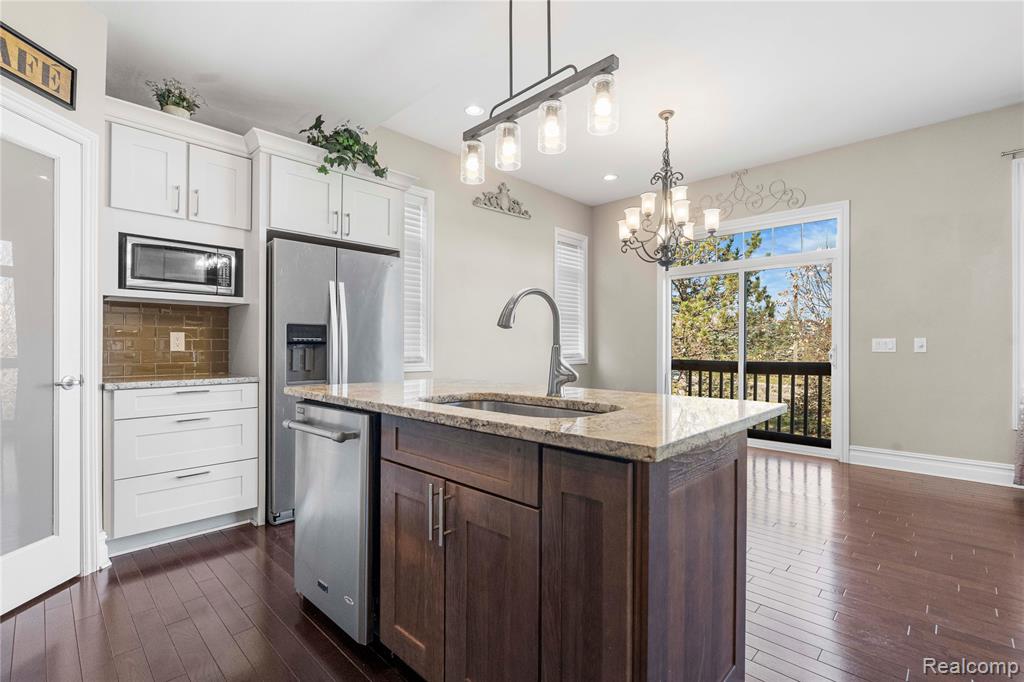 4489 Cedarhill Court, Auburn Hills, MI 48326 — Photo 13