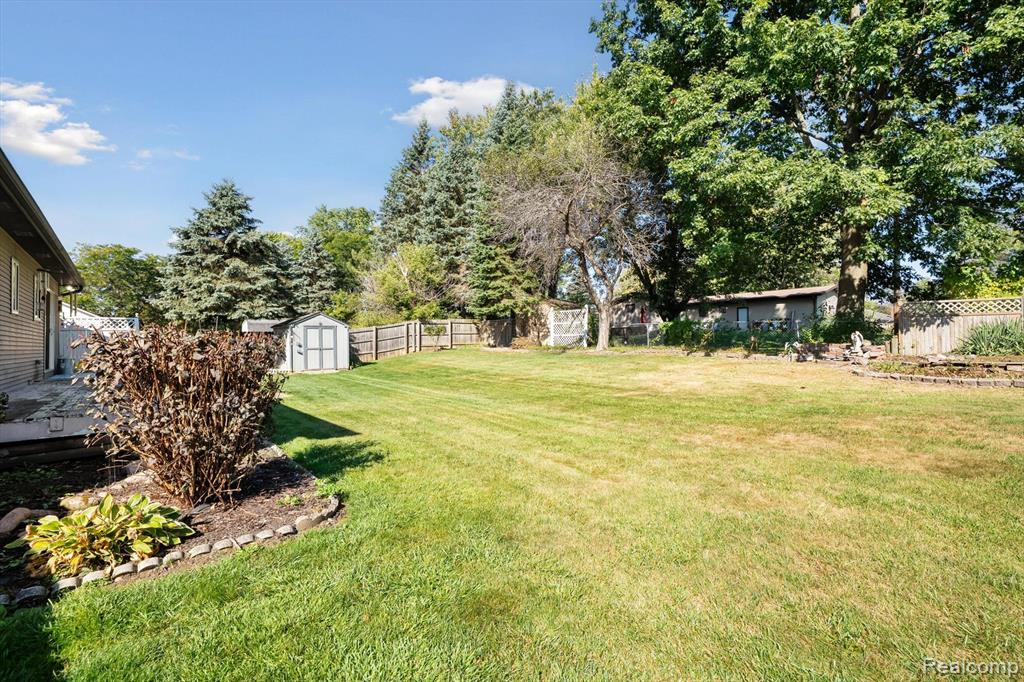 6358 Windham Place, Grand Blanc, MI 48439 — Photo 38