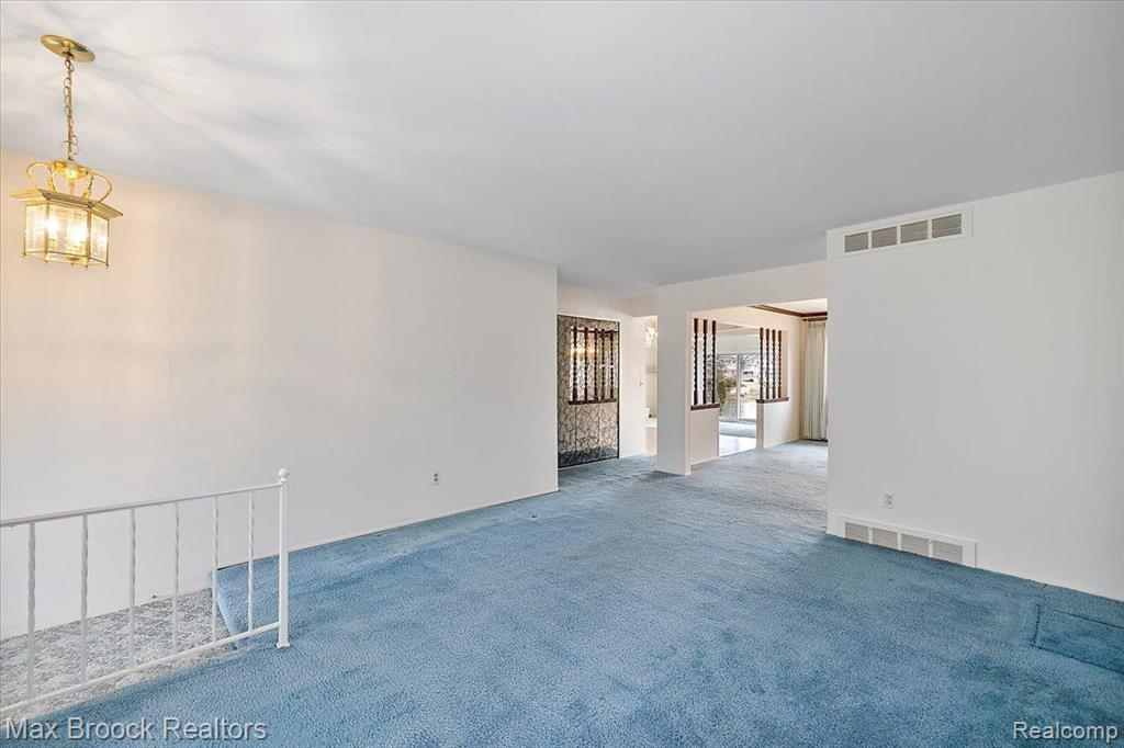 6288 CRESCENT WAY Drive, Troy, MI 48085 — Photo 14