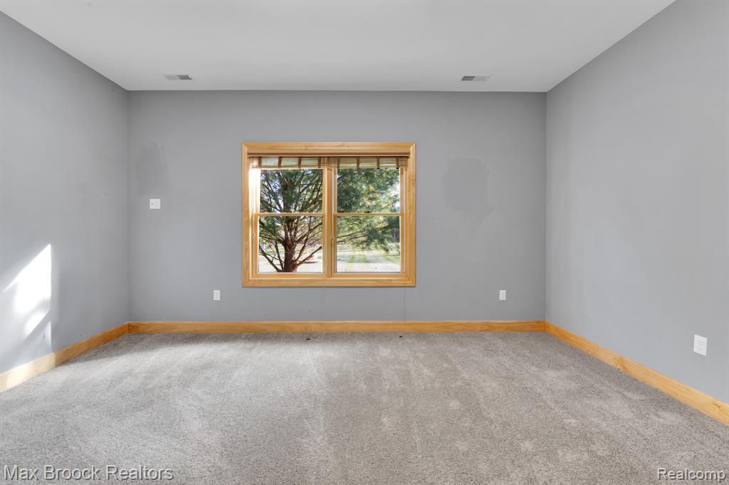 6300 HAZARD Road, Fenton, MI 48430 — Photo 19