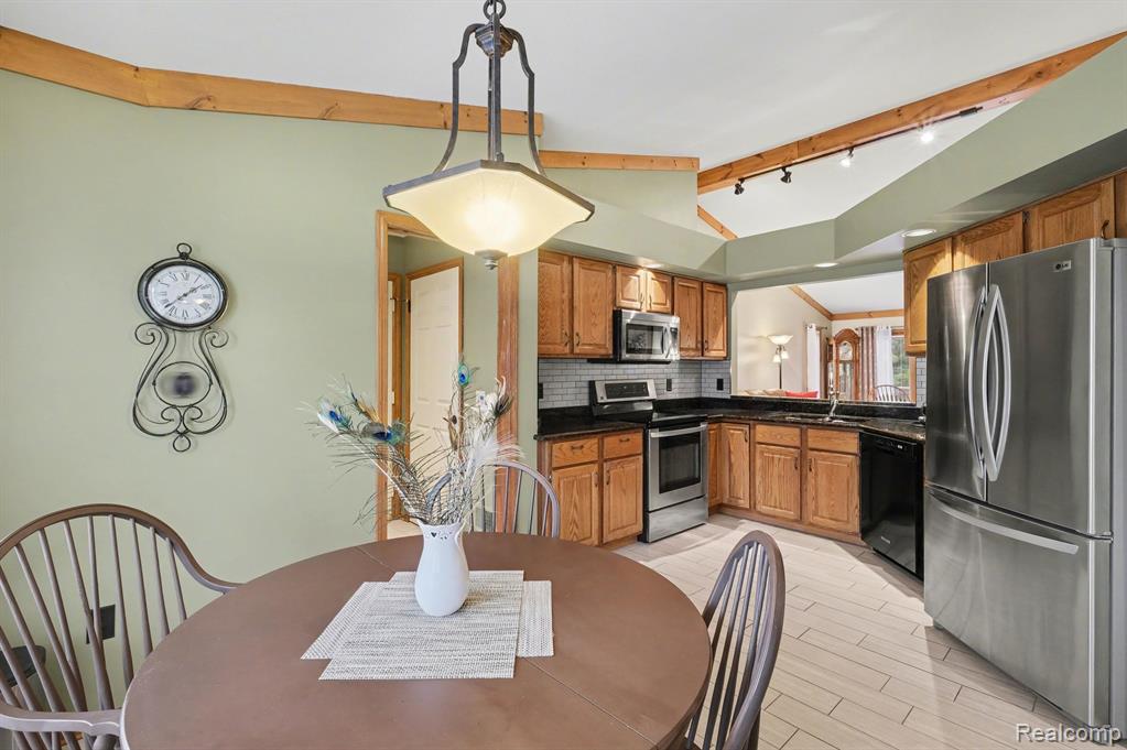 8062 Sawgrass Trail, 25, Grand Blanc, MI 48439 — Photo 9