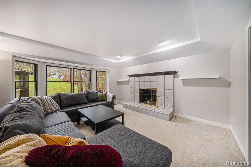 695 HERITAGE Drive, Milford, MI 48381 — Photo 5