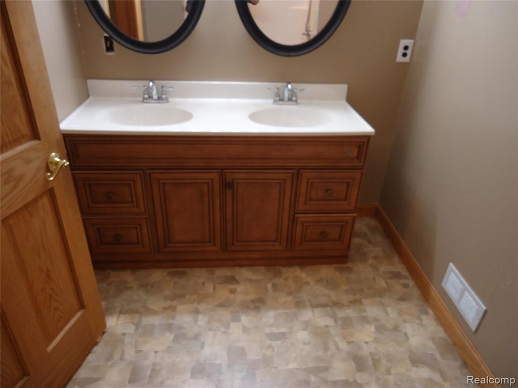 2933 Ashley Drive, Adrian, MI 49221 — Photo 10