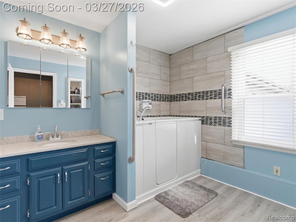 4208 Joyce Avenue, Waterford, MI 48329 — Photo 9