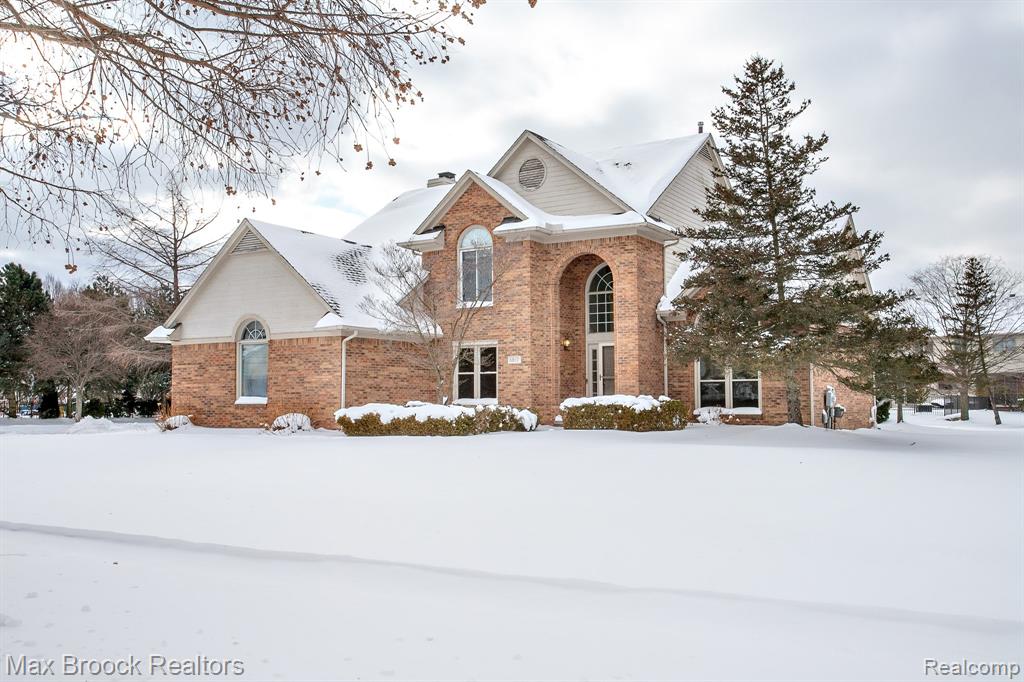 6817 Woodcrest Drive, Troy, MI 48098 — Photo 2