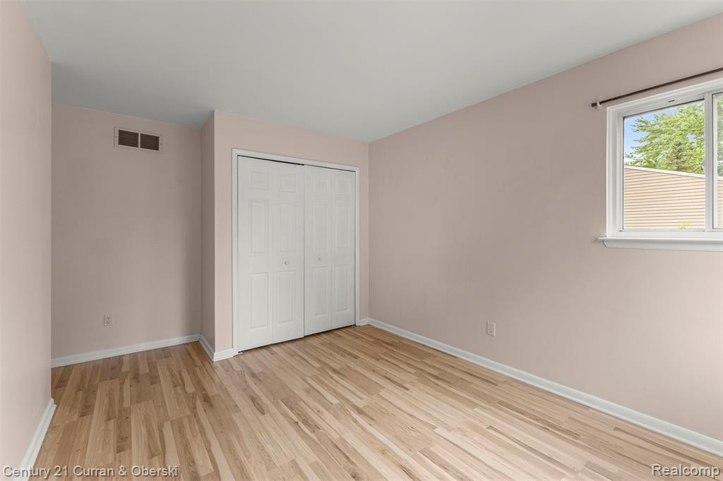 9032 Arlington Drive, Ypsilanti, MI 48198 — Photo 23