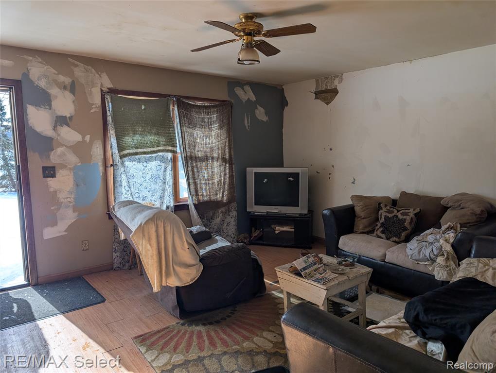 6300 Reid Road, Swartz Creek, MI 48473 — Photo 2
