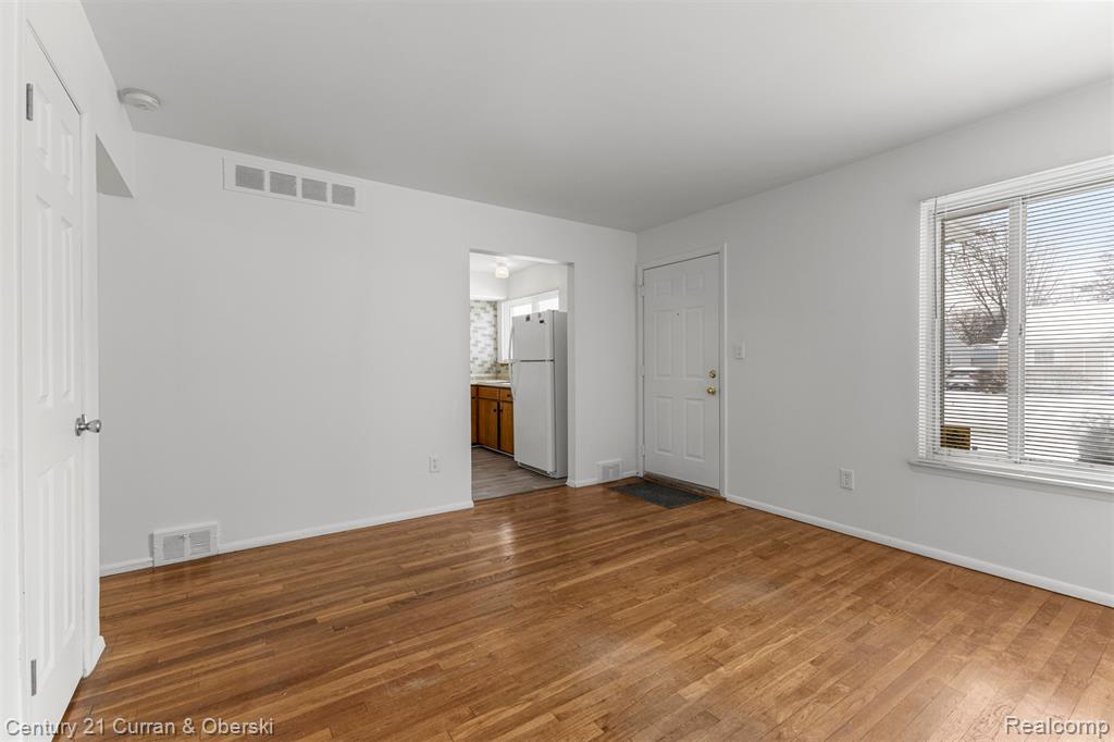 4994 Campbell Street, Dearborn Heights, MI 48125 — Photo 9