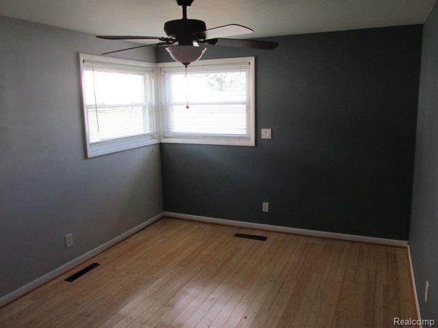 40 REGENTS Drive, Troy, MI 48084 — Photo 9