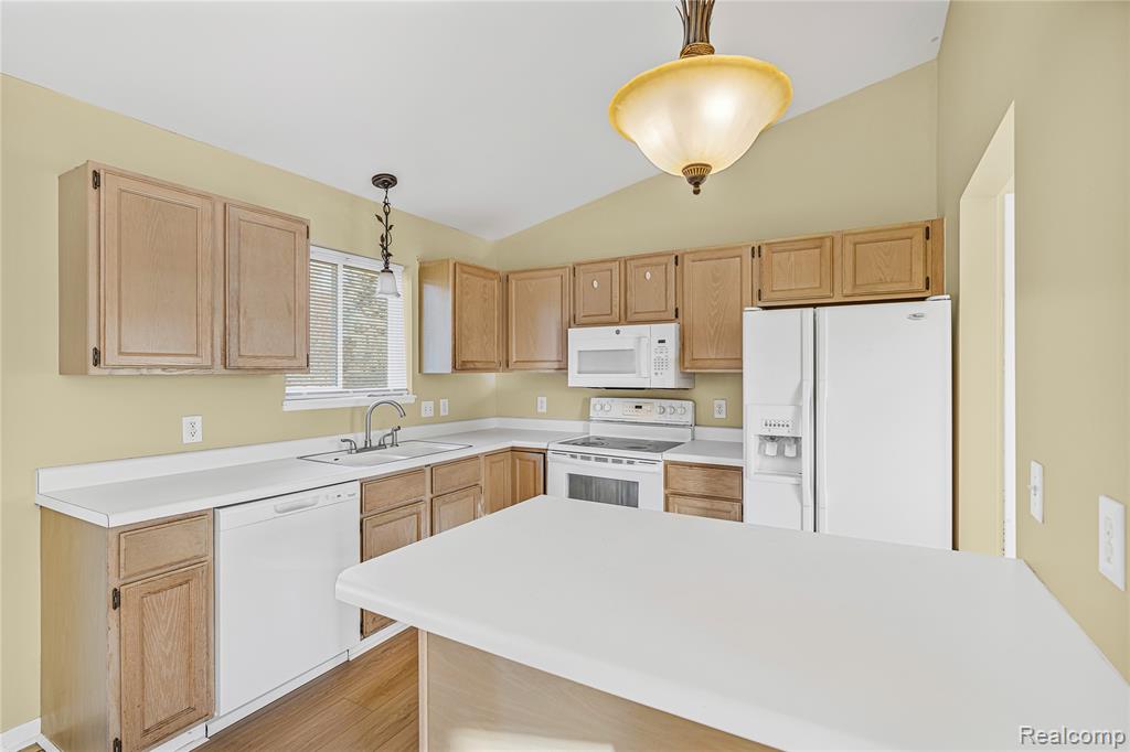 6068 Hearthside Place, Grand Blanc, MI 48439 — Photo 28