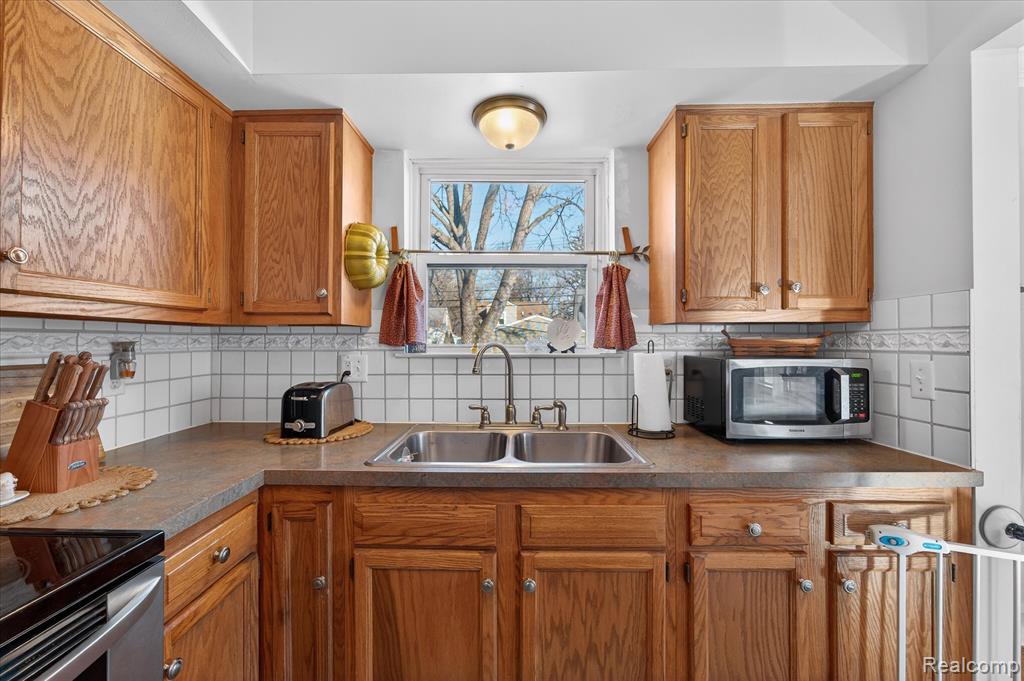 4453 Newberry Street, Wayne, MI 48184 — Photo 12