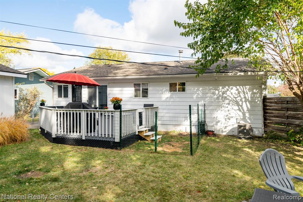 2825 Wall Street, Keego Harbor, MI 48320 — Photo 29