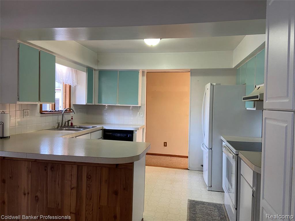 3886 Poit Drive, Lapeer, MI 48446 — Photo 10