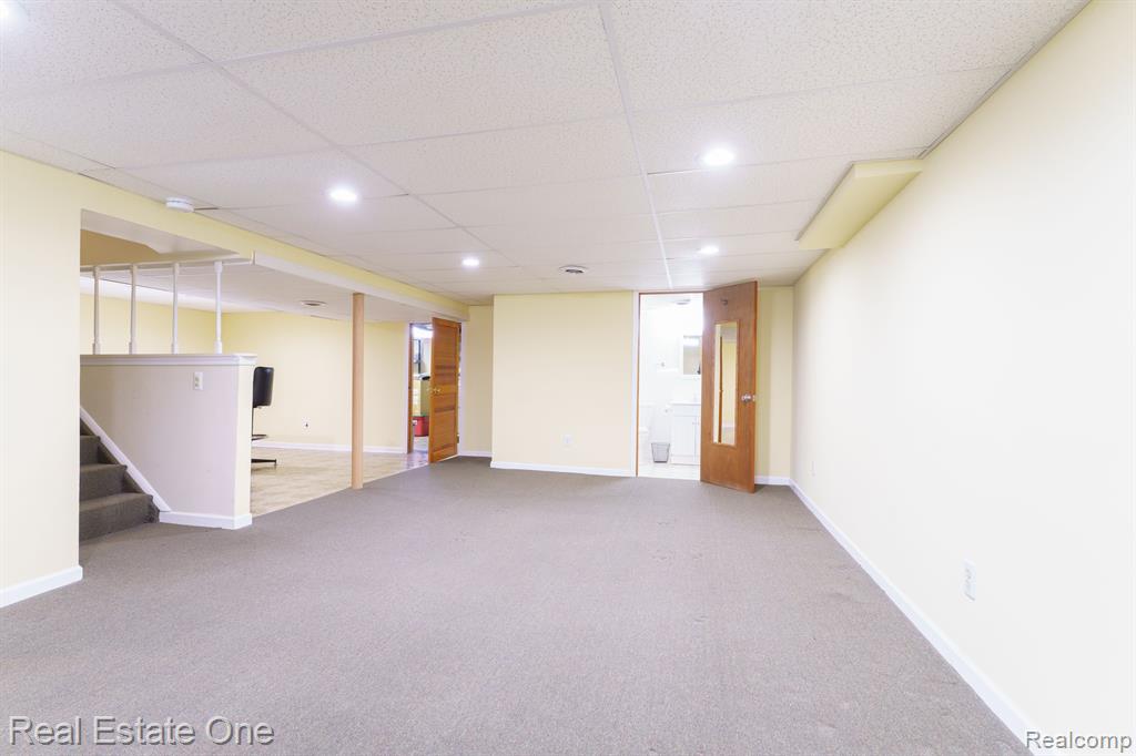 8744 SHARI Drive, Westland, MI — Photo 21