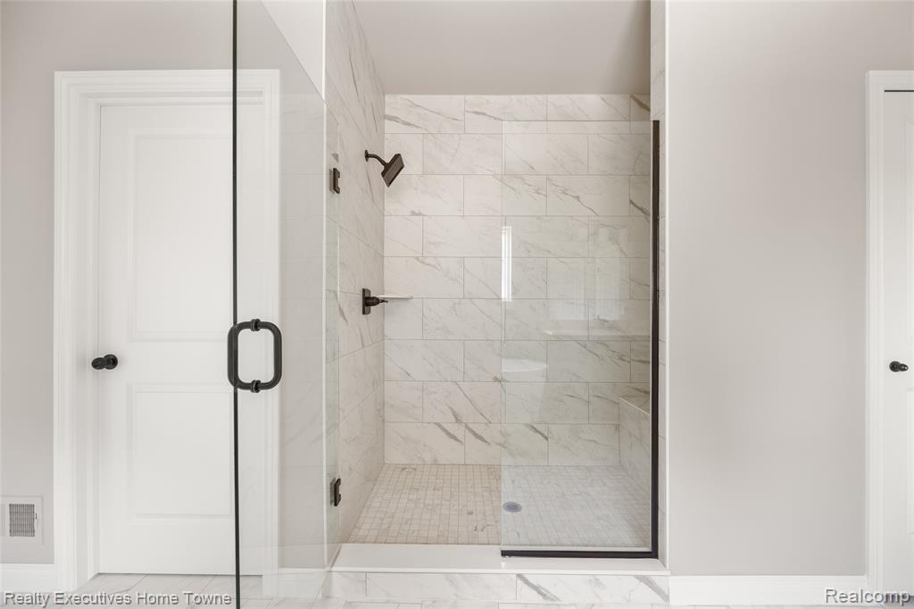 50733 MISTWOOD Drive, Macomb, MI 48042 — Photo 20