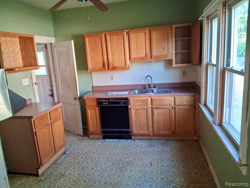 8221 Marion Street, Detroit, MI 48213 — Photo 4