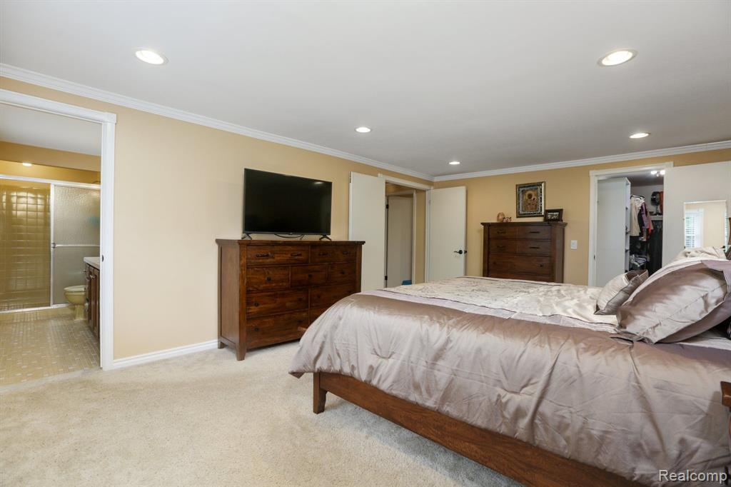 48124 LIBERTY Drive, Shelby Twp, MI 48315 — Photo 18