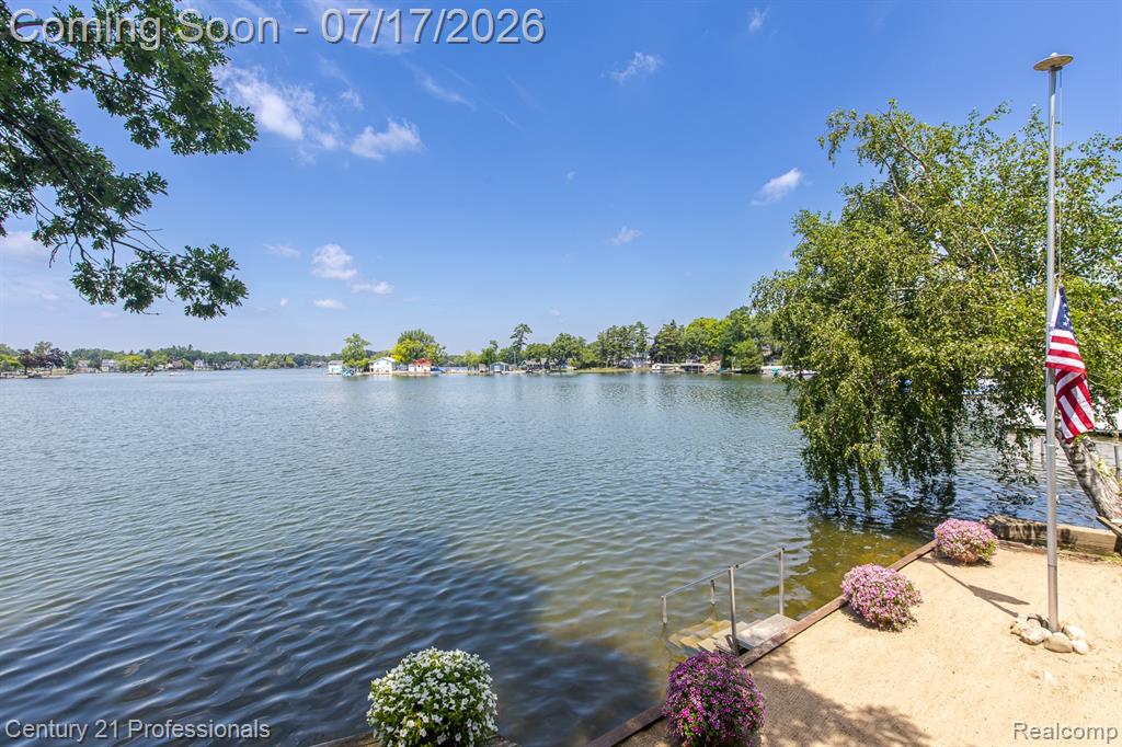 420 Bellevue Avenue, Lake Orion, MI 48362 — Photo 32
