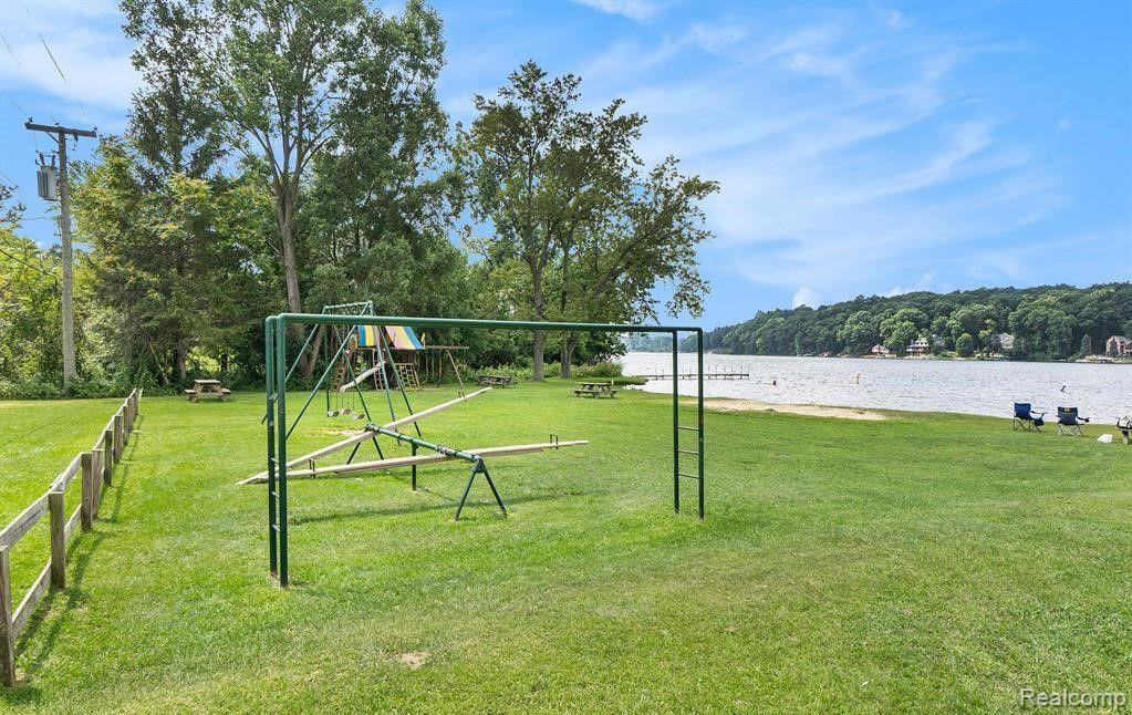 8635 N ESTON Road, Clarkston, MI 48348 — Photo 38