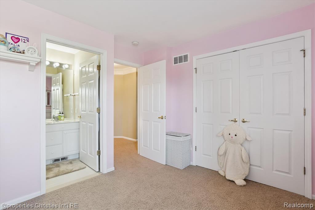 39510 Edgewater Drive, 100, Northville, MI 48168 — Photo 26