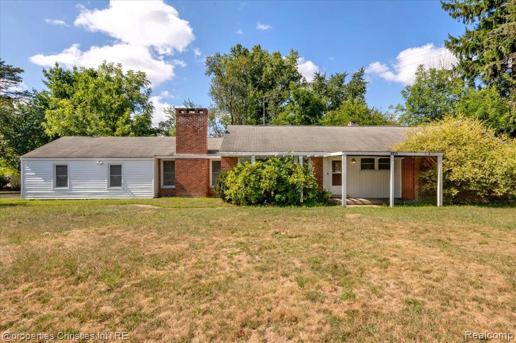 4911 W Maple Road, West Bloomfield, MI
