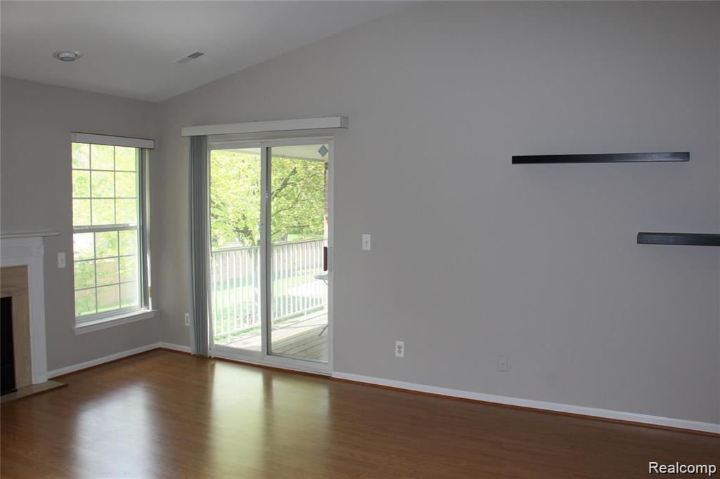 4428 Berkshire Dr, Sterling Heights, MI 48314 — Photo 6