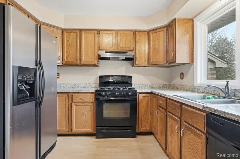45530 Meadows Square, Macomb, MI 48044 — Photo 8