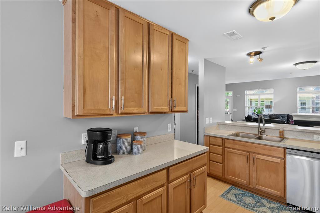 446 Old Pine Way, Walled Lake, MI 48390 — Photo 14
