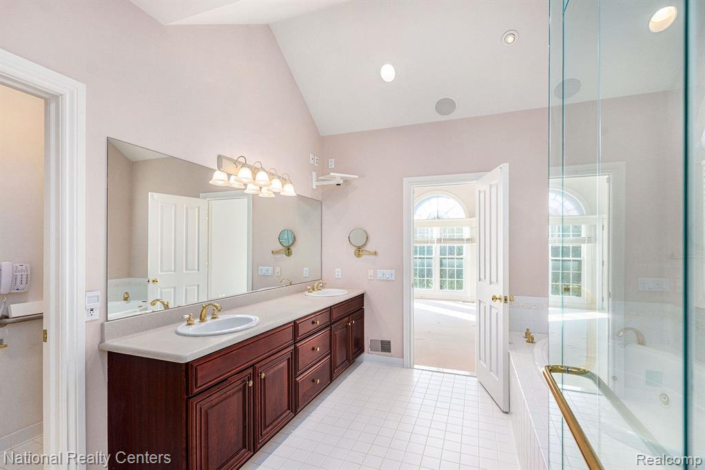 6370 ORION Road, Rochester Hills, MI 48306 — Photo 20