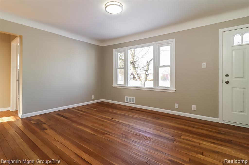 28461 Marquette Street, Garden City, MI — Photo 4