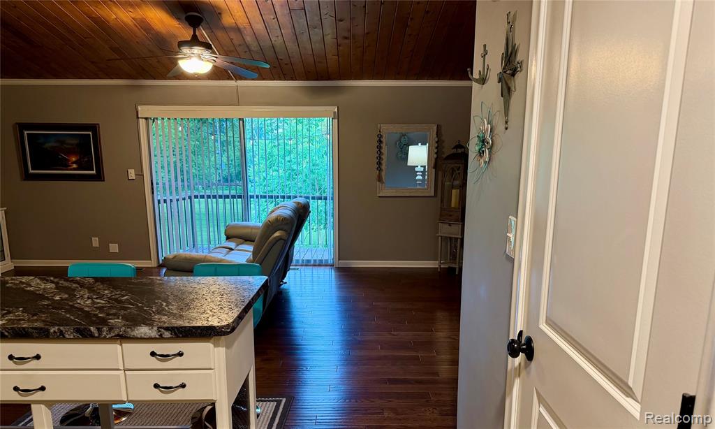 29589 Jefferson Avenue, 15, Gibraltar, MI — Photo 4