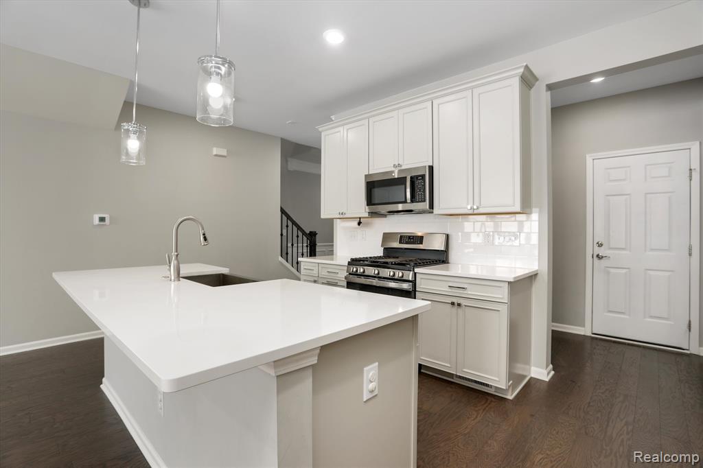 4974 Glenora Drive, Lake Orion, MI — Photo 6