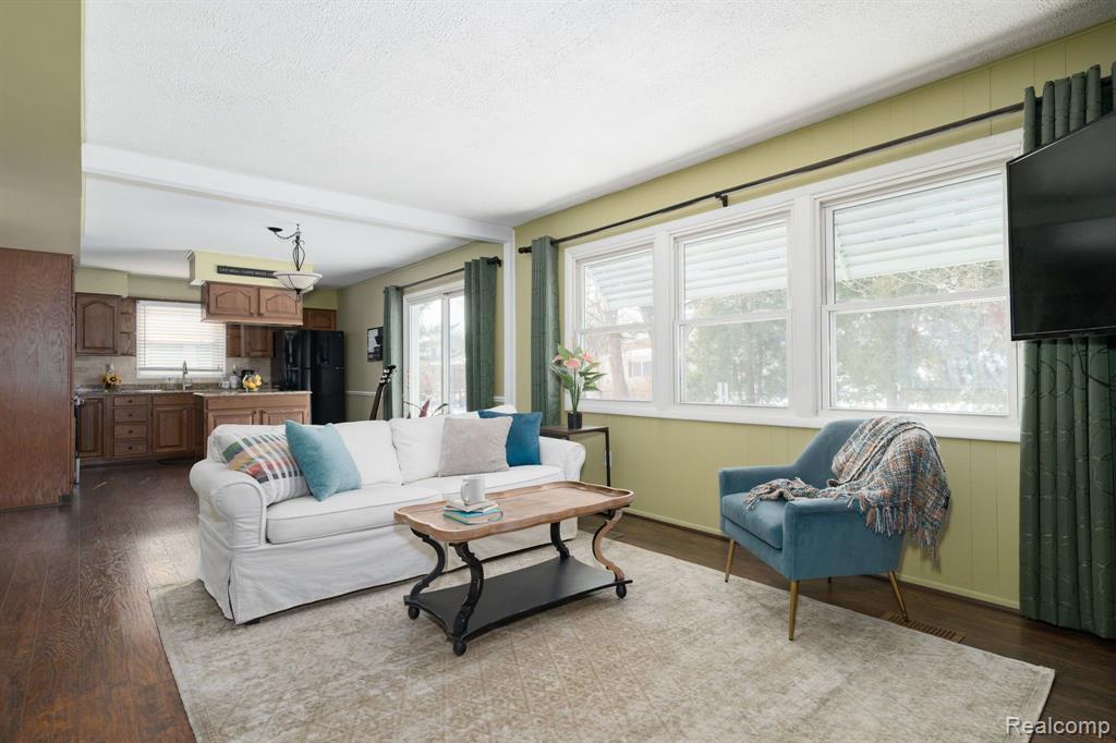 4929 Danbury Drive, Troy, MI 48085 — Photo 16